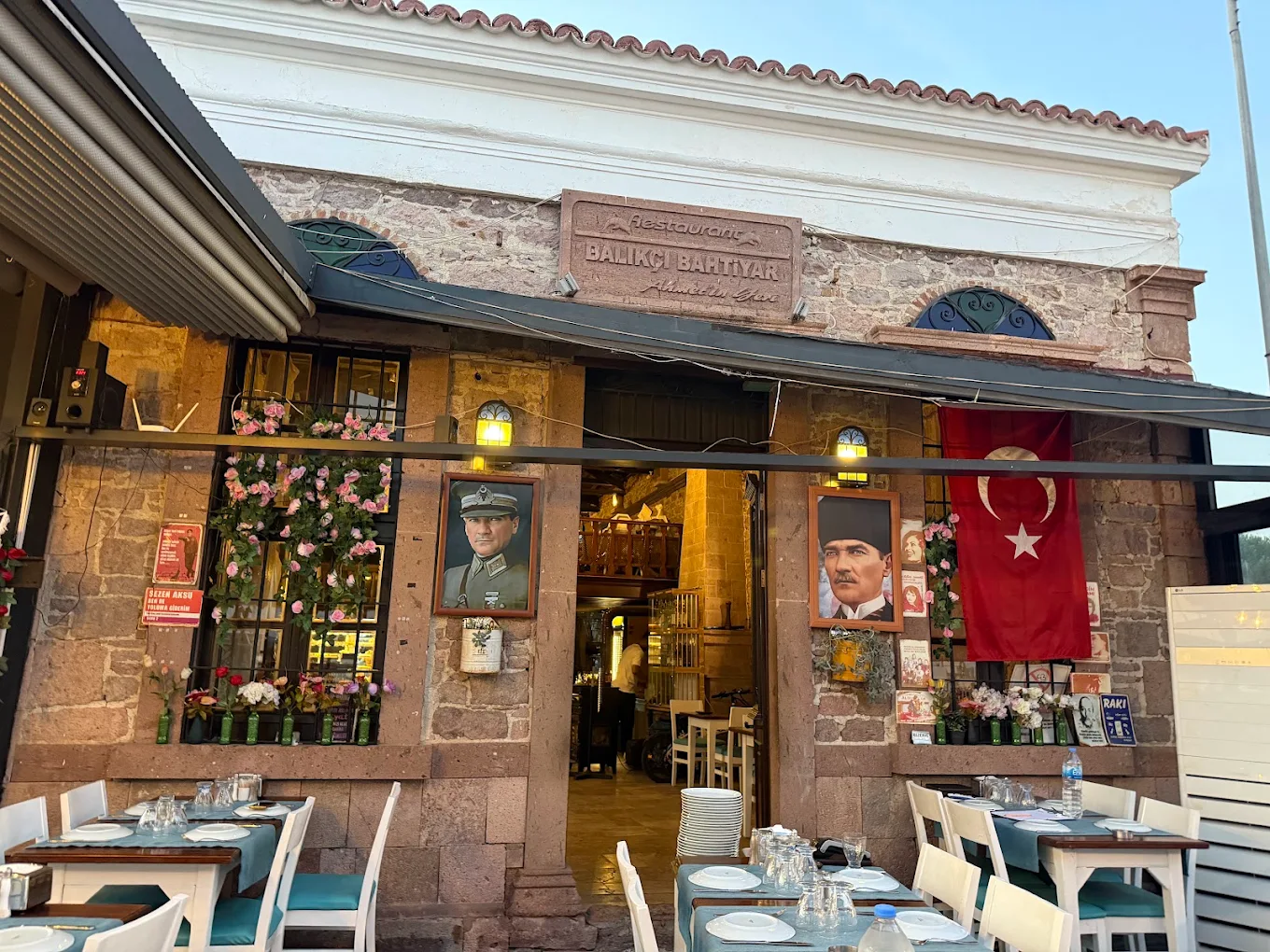 Balıkçı Bahtiyar girişinden detay